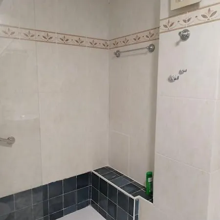 Acogedor Con Piscina, Solarium, Jardin