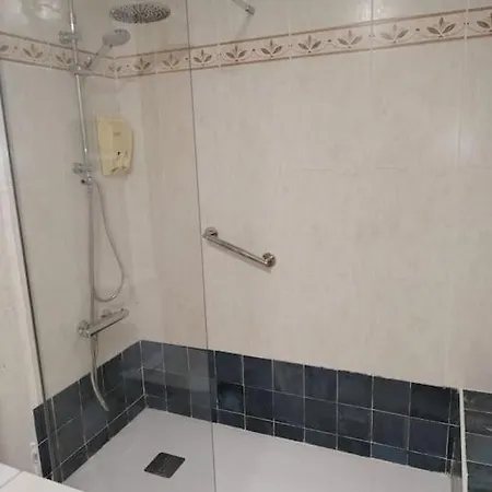 Acogedor Con Piscina, Solarium, Jardin